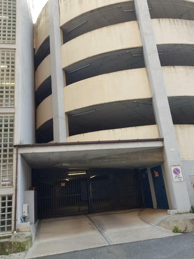 Vicolo Apartment, Pedestrian Centre, 2Bdr, 2,5 Bth, Aircondo, Private Parking, Easy To Train And Ferries, City Life لا سبيتسْيا المظهر الخارجي الصورة